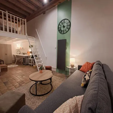 Spacious Completely Renovated Right In The Center *